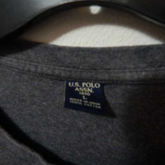 U.S. Polo Assn. Men Gray Pocketed Tee - Picture 5 of 5